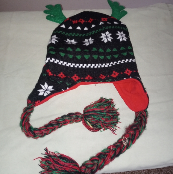 3 winter hats and 2 pair gloves. - Picture 3 of 3